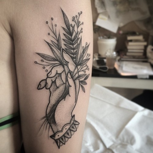 electrictattoos:  nomicheese:  Birthday plants for a birthday babe ðŸ˜˜     Nomi Chi  