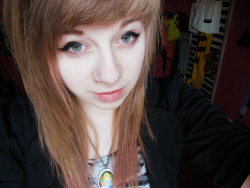 ghosttraveler:  I look cross eyed but my eyes look big c; 