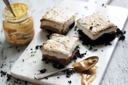 fullcravings:Toasted Marshmallow Peanut Butter Butterscotch Bars