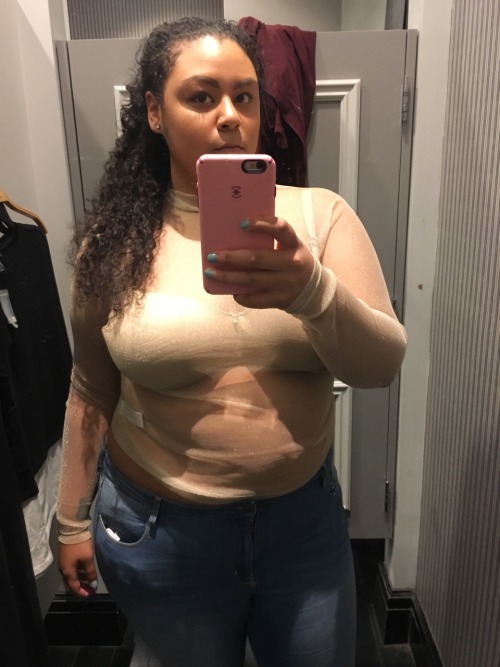 thekoolmami:  the best mirror pics come from dressing rooms