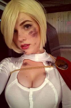 cosplayandgeekstuff:  Eve Beauregard (Australia) as Power Girl.