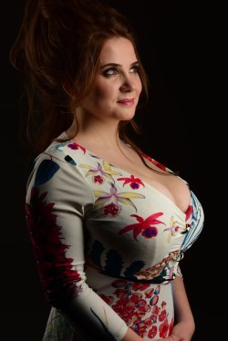 extremebodiez:  Kira AlexandrovaBeautiful & Busty Russian