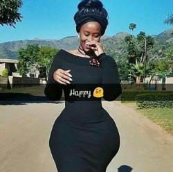 jazziedadd:  DeliciouslySexy & Curvy African Mami.      ❤