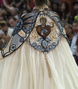 hooliganhecate:guo pei couture autumn 2o19