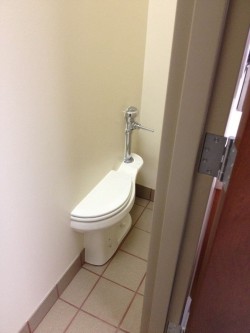 fireflufferz:  what kind of half-assed toilet is this 