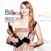 ifreakinlovetaylorswift:  Taylor Swift Awards → Billboard Music