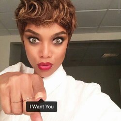 paristhestrugglingactor:  I want you… you @liar you dont want me. You want yourself. @Tyrabanks im alone for a reason. I tired of getting hurt. But if i move forward. I will only get hurt. I will build my defense and #kings thats what #peasants do.