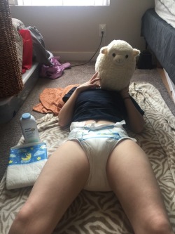 diaperguru:  babytabbycat:  Time for a diaper change:)      (via