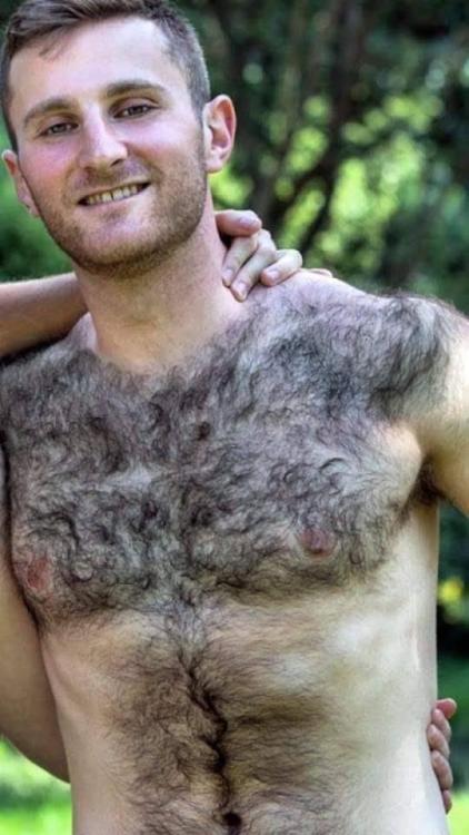shirtless-trash:We rednecks would never shave our hairy chests!