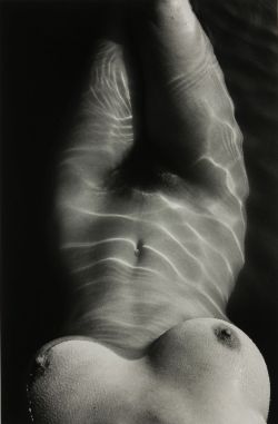 whileatsea:Nu de l’été (Plan de la Tour, 1971)by Lucien Clergue