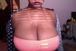 smushedbreasts:  Another submission!  http://smushedbreasts.tumblr.com