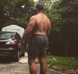 oofahpapa:  thickchocolatecity:  Phat booty  ♂♂   http://oofahpapa.tumblr.com/archive