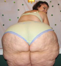 davidg71:  thigh-rubbers:   Now that’s what I call a supersize ass!    Nice  Asshley aka Big Butt Asshley 			Measurements: (??-??-81) 			Bust: ? 			5'03&quot; [1] 			 			450 [1] 			 			204 kg 			BMI: 79.7  /- 		