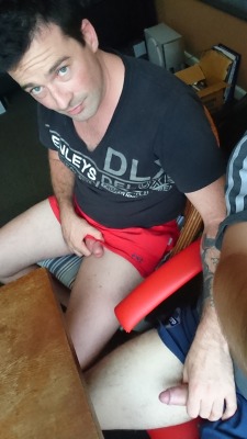 jackoff-alltradies:  Look at this beautiful hunk molesting me