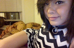 ellieslut:  hey guys!!! come watch me on cam <333  on right