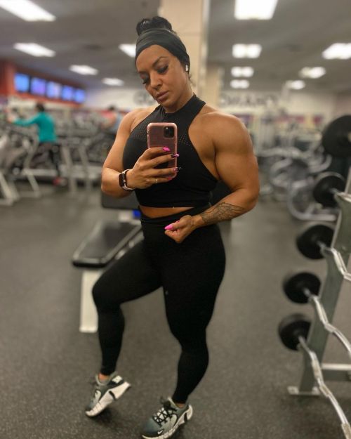 Alicia Bell - IFBB Pro