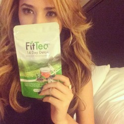 villegas-news:  jasminevillegas: just worked out :) now drinking