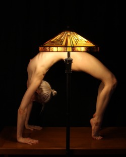 Yoga = Art! everythinghasedges: Become the lamp. Ryann S (@everythinghasedges)