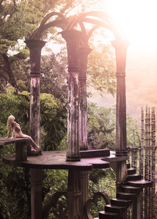 Nude tourism and naked climbing. dirtyr:  Middle Earth, Xilitla, Mexico. Photo Simon Lohmeyer 