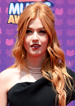 nephilimdaily:    Katherine McNamara and Emeraude Toubia attend