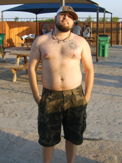 tjbear99:  A younger skinnier me. 