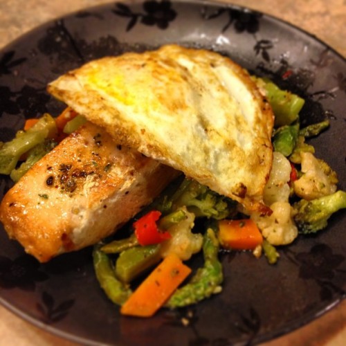 Saw a friend make this so I decided to try it out! Veggies and double the protein! Salmon and over easy egg! Protein shake wasn’t enough…time to feed the Beastette! (at Asian Barbie’s Dollhouse)