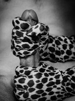 Sensual hot girls masturbating live on free adult webcams Click