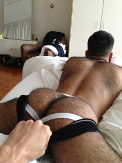 pelthunter:  tomdickandhairy:  yes please   pelthunter 