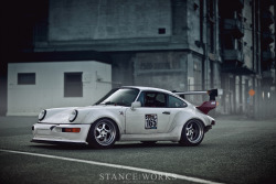 braedthedestroyer:  Amir Bentatou’s 1976 Porsche 911S. I do