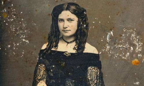 blondebrainpower:Daguerreotype found on the wreck of a ship that