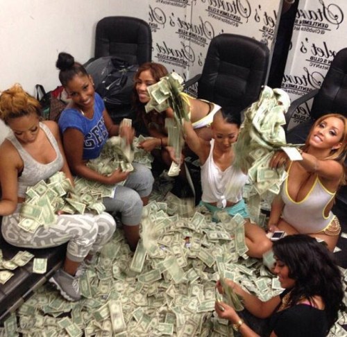 pr1nceshawn: Strippers enjoying their money. Good Job, good work, good money  ! :-)Links: Black Girls Ã‚ / All Girls . Tumblr Porn