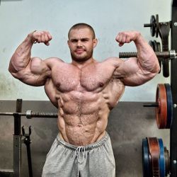bigger-better-men:  Alexey Lesukov