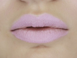 lamorbidezza:  Make-up at Ashish Spring 2011  