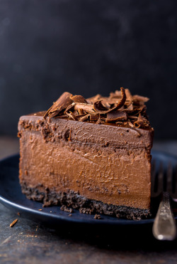 chocolatecravingclub:  Chocolate Cheesecakehttps://bakerbynature.com/ultimate-chocolate-cheesecake/