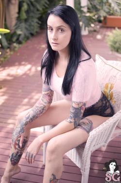 past-her-eyes:  Electra Hopeful electra.suicidegirls.com solidasarockstar