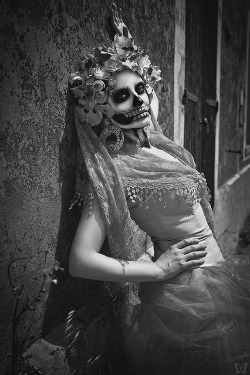 whitesoulblackheart:Dia de los Muertos by Dae Joon © (Please