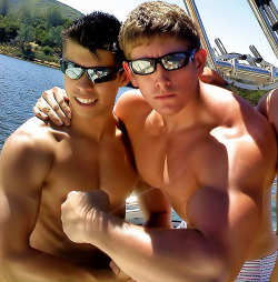 somemenarejustbetter:  Guy on the right looks awfully protective