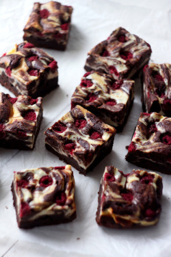 cake-stuff:  Raspberry Cheesecake Brownies (recipe in Lithuanian