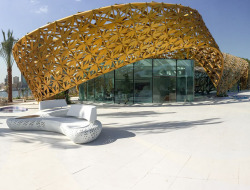 archilovers:    4,000 golden aluminum leaves of various sizes