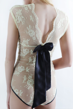sonatalingerie:  The Beautiful iffany Ribbon Bodysuit This amazingly