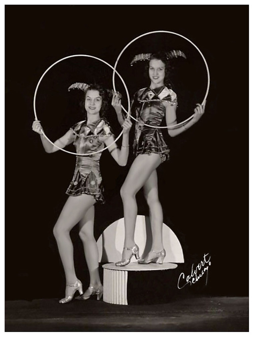 Eve Ross Girls Promotional photo for their appearance in the Burlesque show: “Screwballs of 1941”..