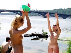 benudetoday:  True NudistsTrue nudists emphasize a decent, family