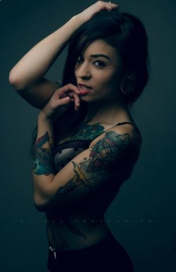 Tattoo'd ladies&metal