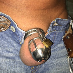 ratemychastitycage:  Rated 3 Stars