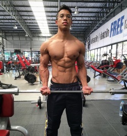 melaninmuscle:Ahmad Faiz