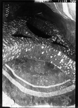 beebalmtraveler:  1919 photographic essay on the Paris Catacombs