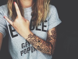 napsandcocoa:  I drew a floral sleeve with sharpie someone take