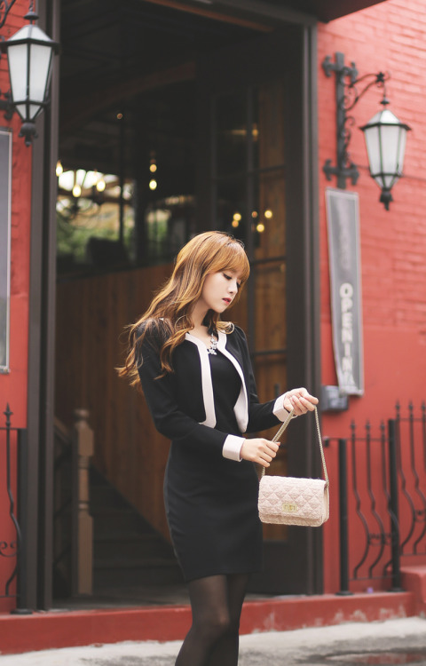 korean-dreams-girls:  Kim Shin Yeong - September 17, 2014Â 2nd Set