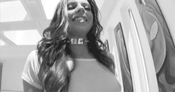 henryfucksanne:  Smessenger! Great place to chat with hot and