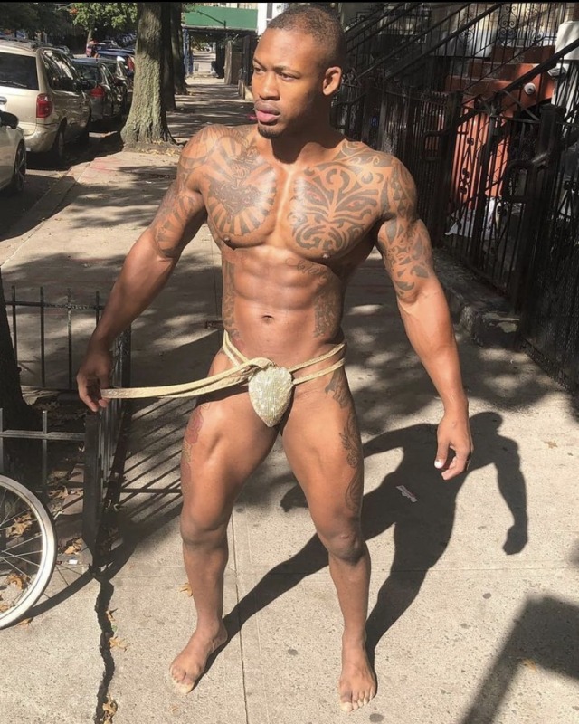 lotop2:callmedaddycain:Damn!!! I need to see the 🍑!!!